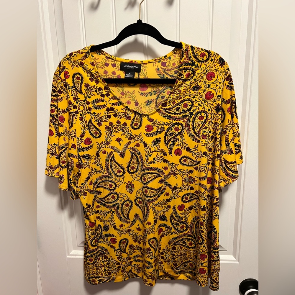 Like new Liz Claiborne women’s blouse. Smoke free home, nice colors for fall!
